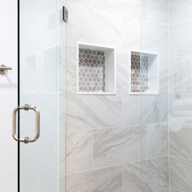 Echo Lake Basement Remodel modern-badezimmer
