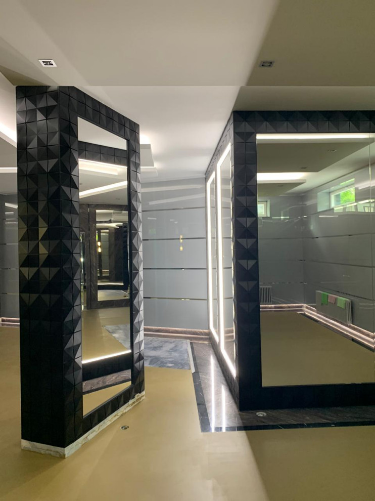 Стеновая панеляция зоны бассейна и спортзала в частном доме