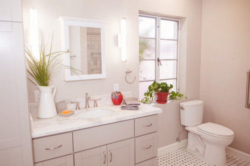 Home design - transitional home design idea in Phoenix