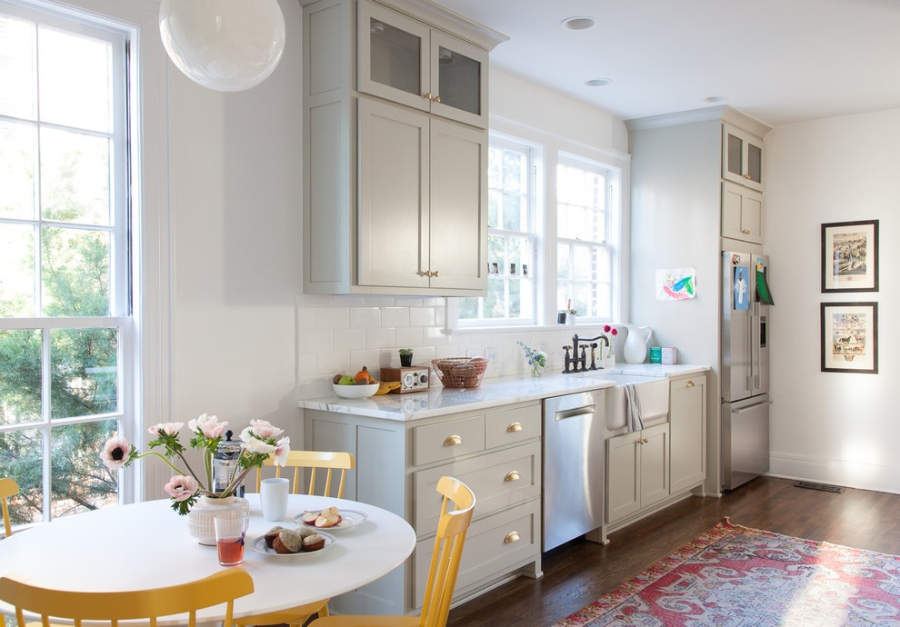 Transitional kitchen photo in Nashville