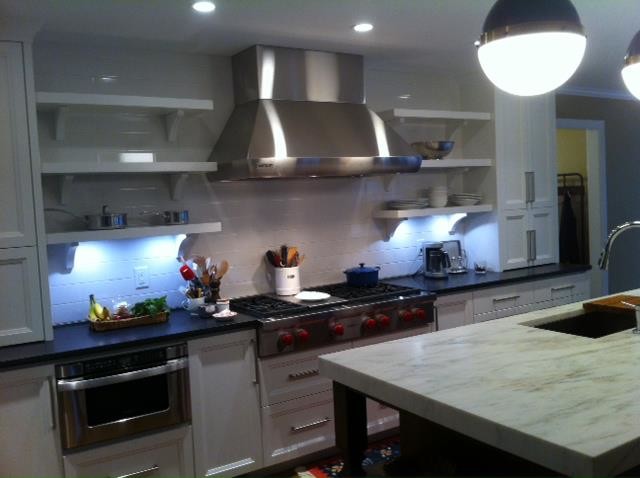 Transitional kitchen photo in Chicago