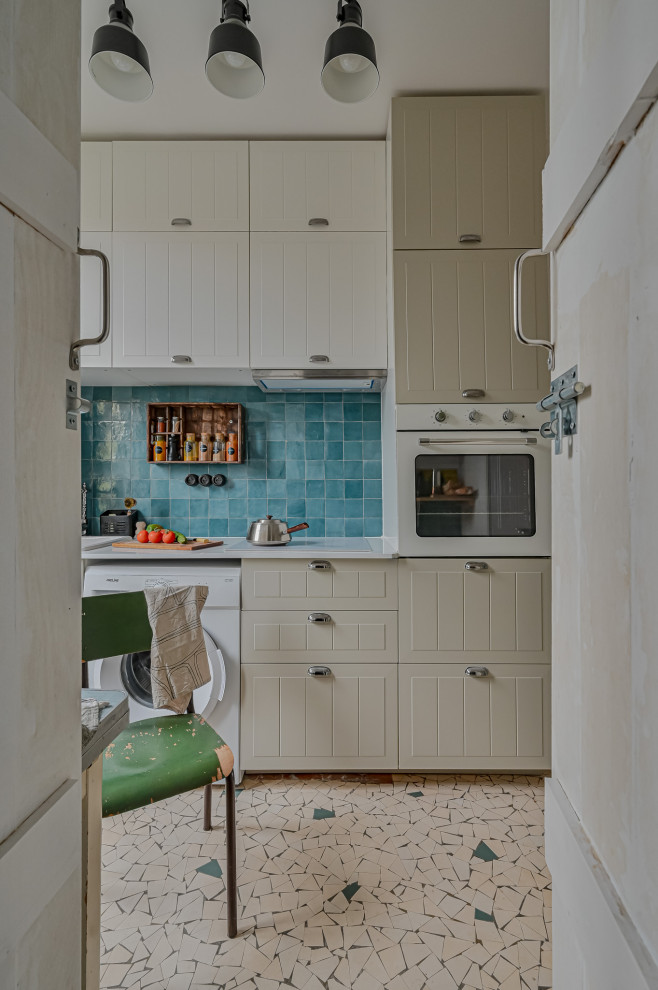 Design ideas for a midcentury kitchen in Paris.