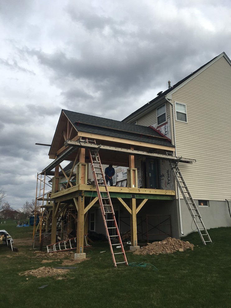Inspiration for a rustic home design remodel in New York