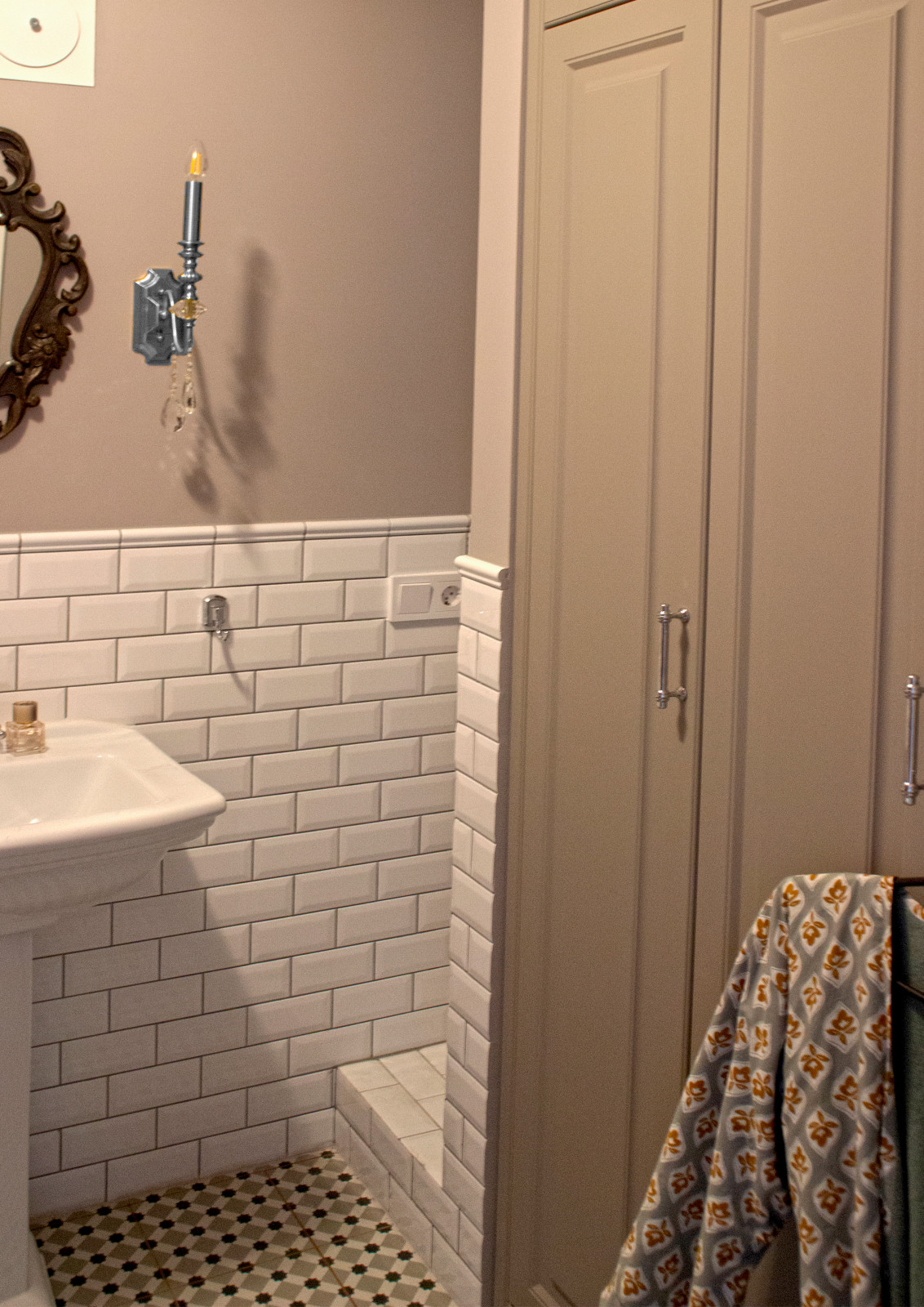 Квартира с антикварной мебелью для театрального критика