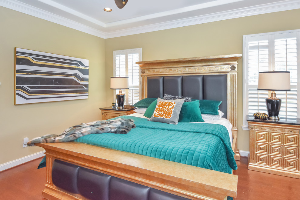 Home design - transitional home design idea in Houston
