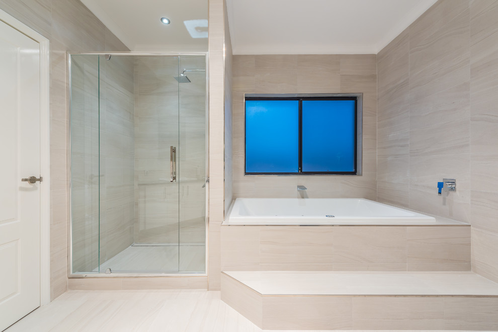 This is an example of a contemporary bathroom in Perth.