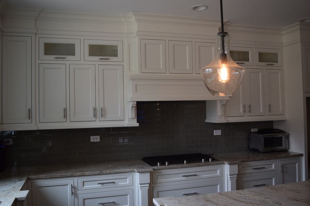 Inspiration for a transitional kitchen remodel in Chicago