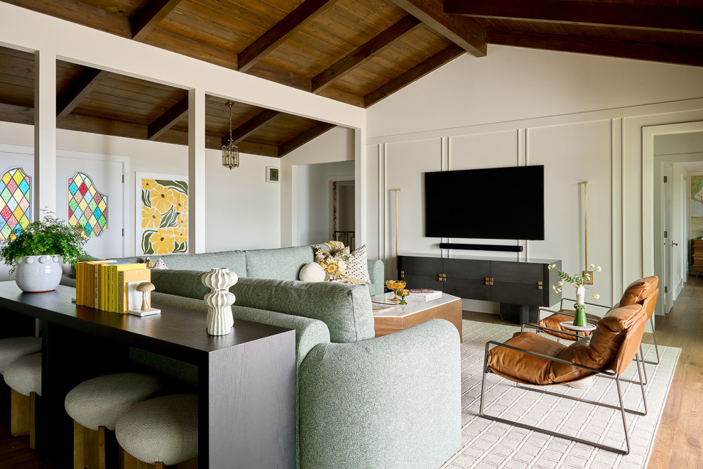 Example of a 1960s living room design in San Diego