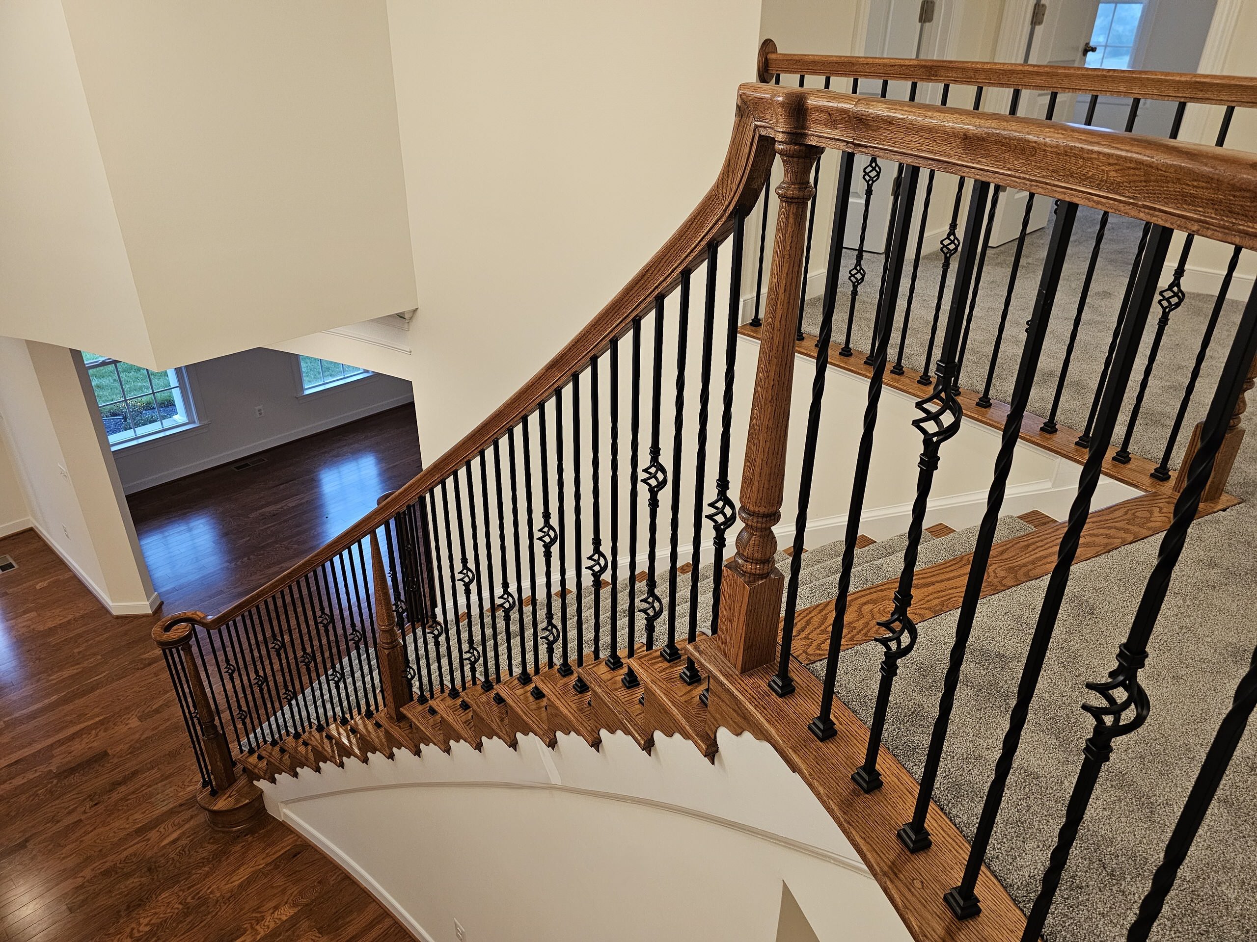 128_Grand Entryway Elliptical Staircase, Nokesville, VA 20181
