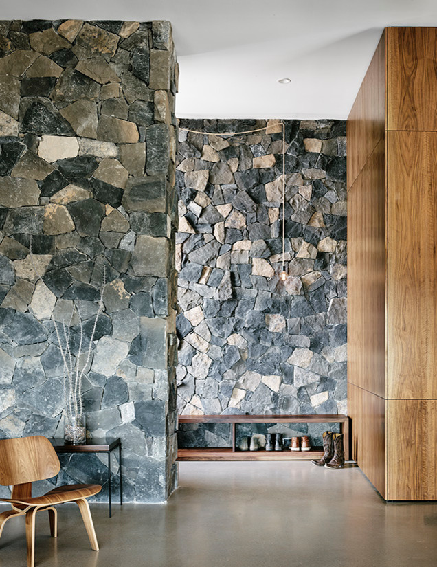 Example of a minimalist entryway design in Austin
