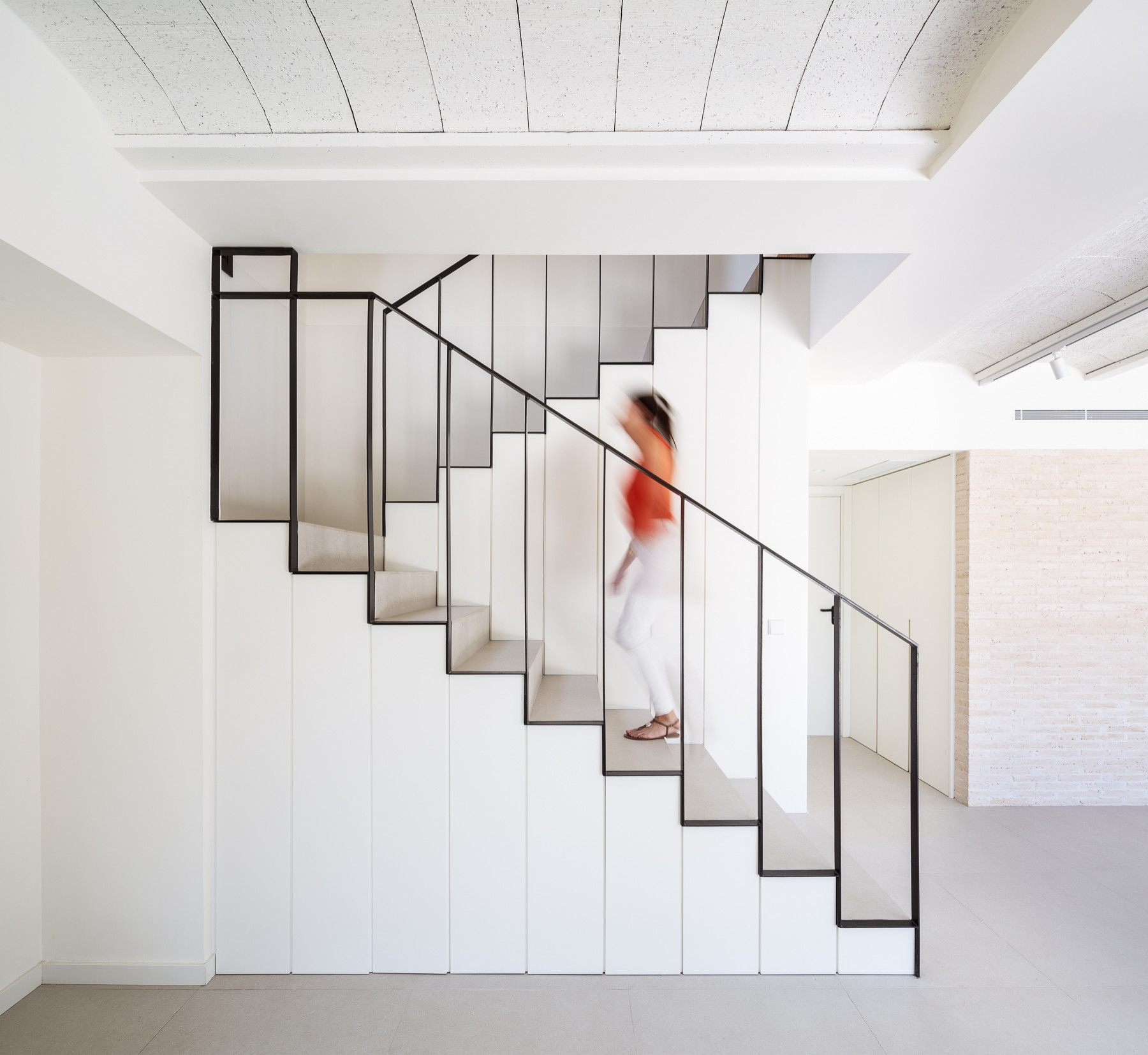 Abrasivo Movimiento rosario Fotos de escaleras | Diseños de escaleras con barandilla de metal -  Diciembre 2022 | Houzz ES