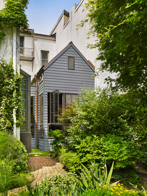 approach from garden contemporaneo-facciata