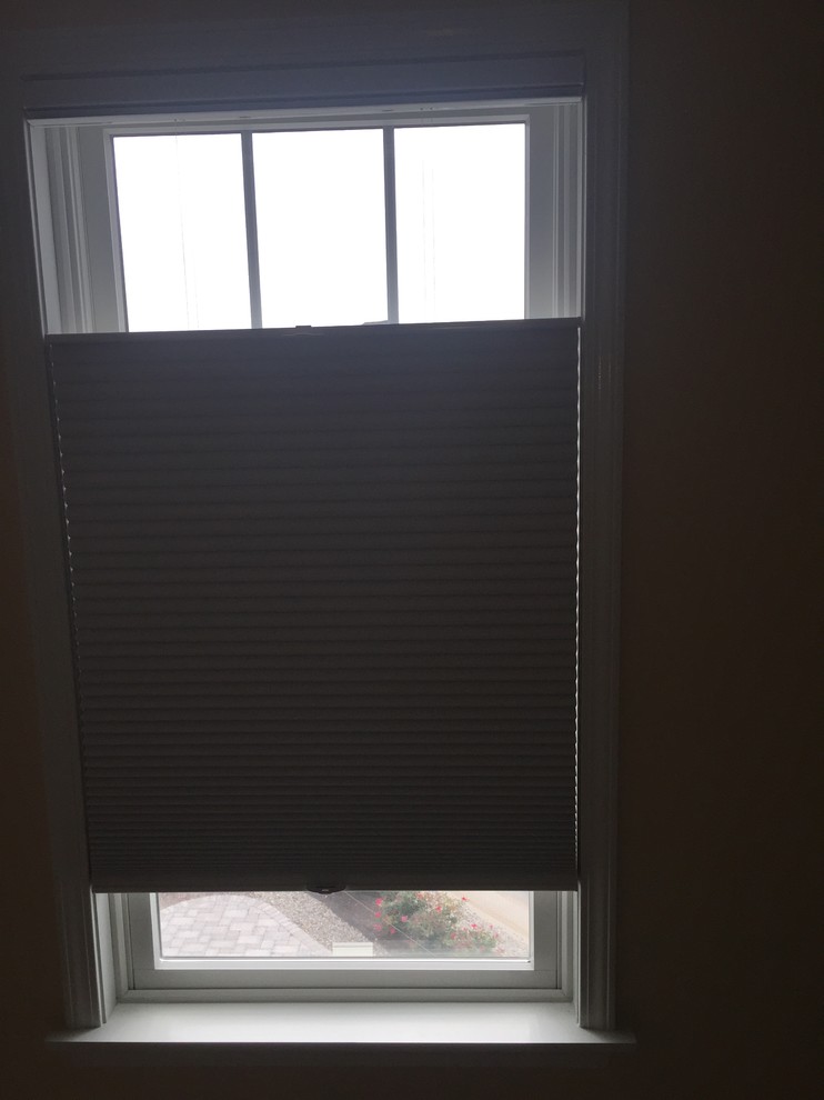 Top down bottom up Literise Duette by Hunter Douglas . Cordless with Architella