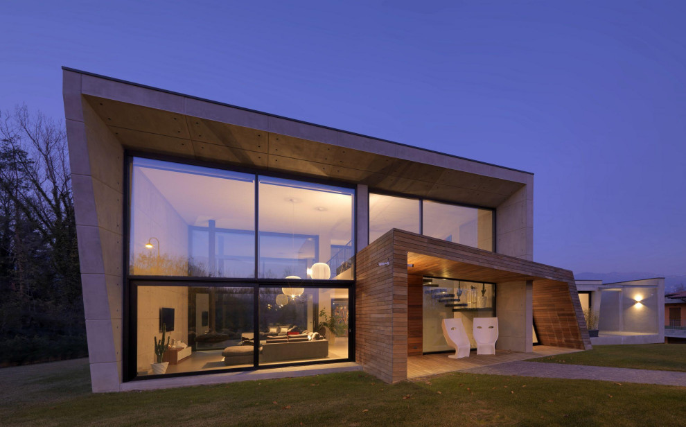 Коттедж с ленточным остеклением ( от нашего партнёра SCHUECO)