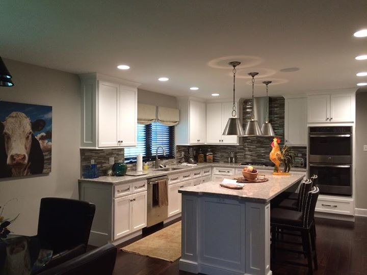 Kitchen - transitional kitchen idea