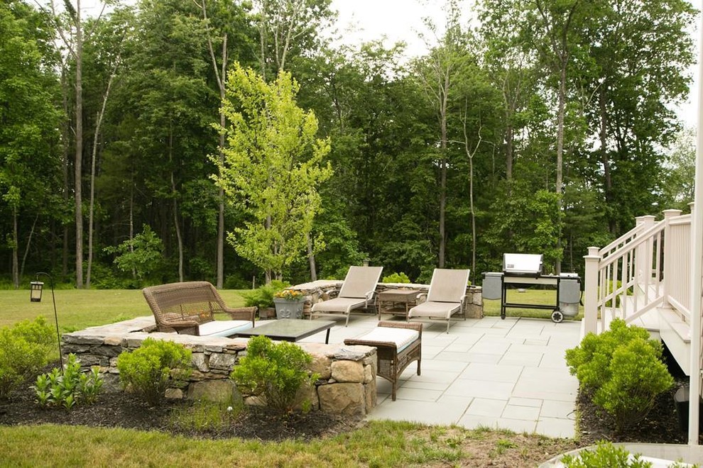 Example of a classic patio design in Boston