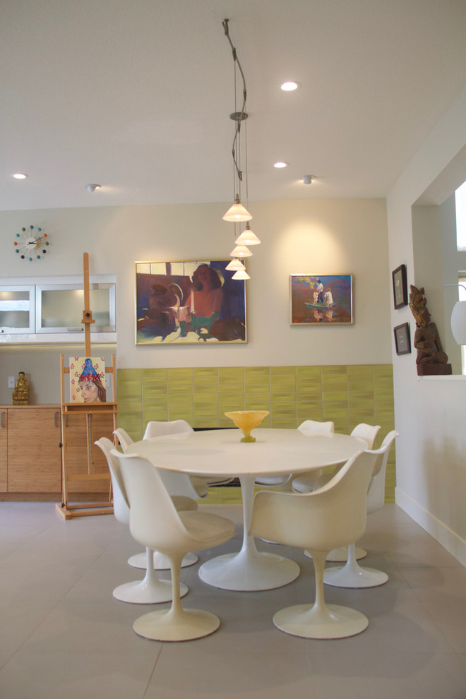 This is an example of a midcentury dining room in Orange County.