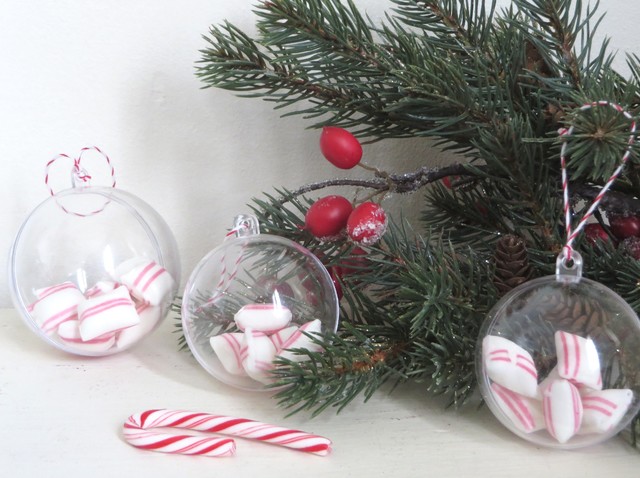 DIY : 8 idées pour remplir des boules de Noël transparentes