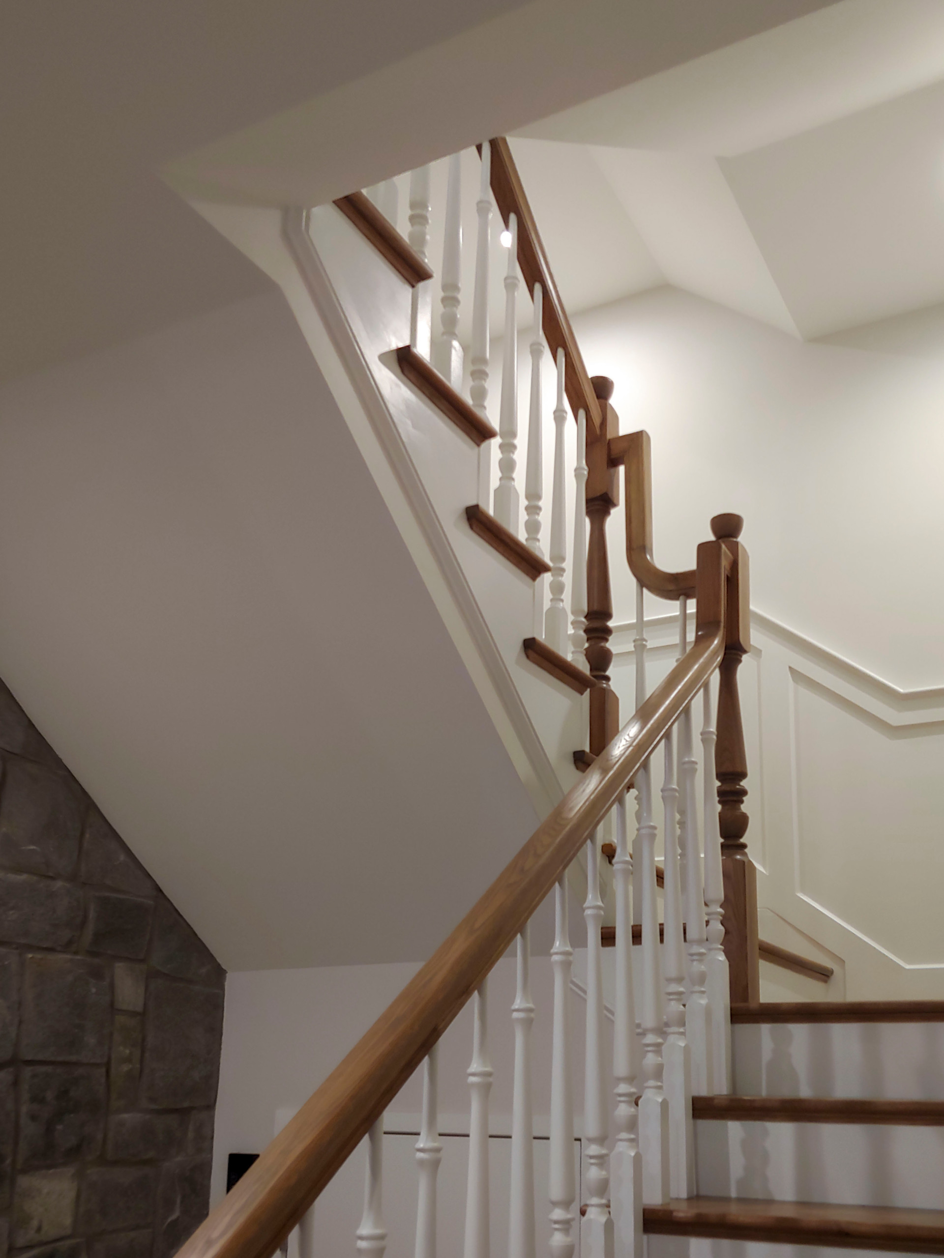103_Classic Staircase with Stunning Handcrafted Oak Railing System, Aldie VA 201