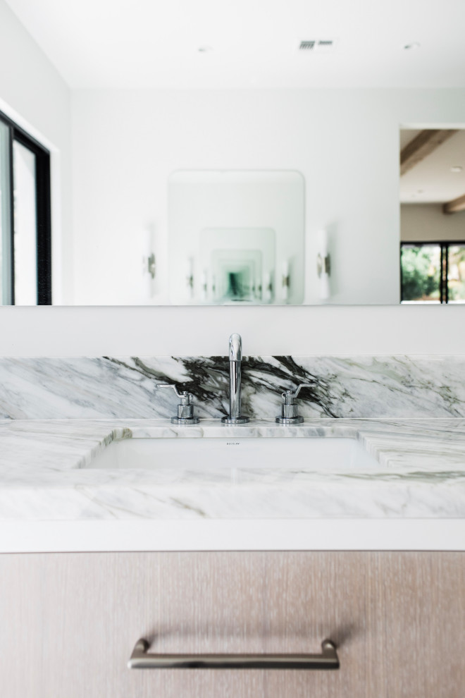 Example of a transitional bathroom design in Phoenix