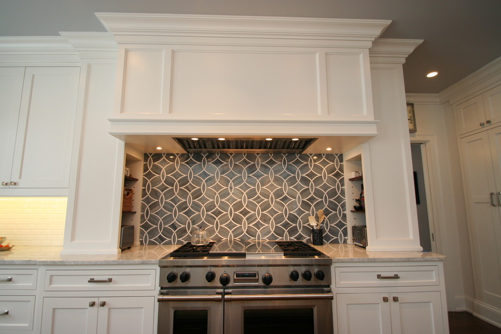 Large transitional kitchen photo in Chicago