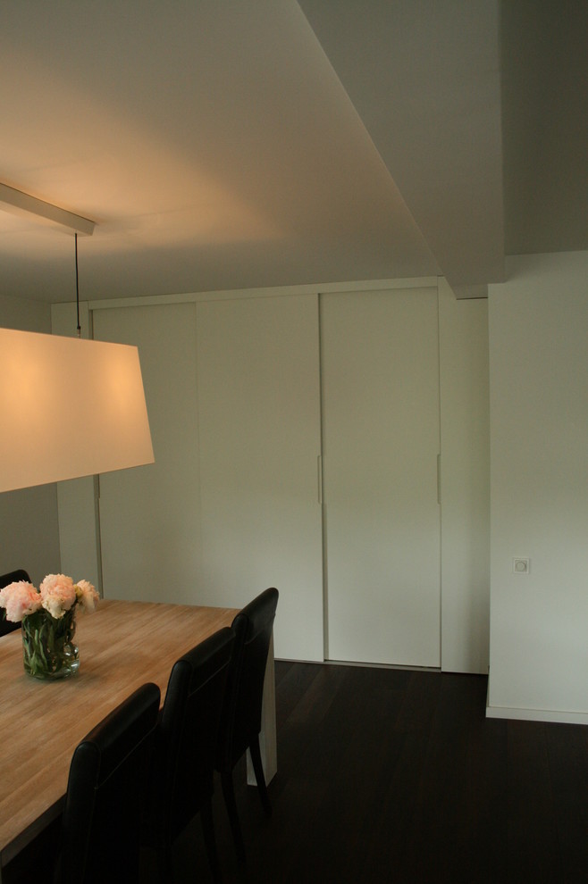 Inspiration for a contemporary dining room in Brisbane.