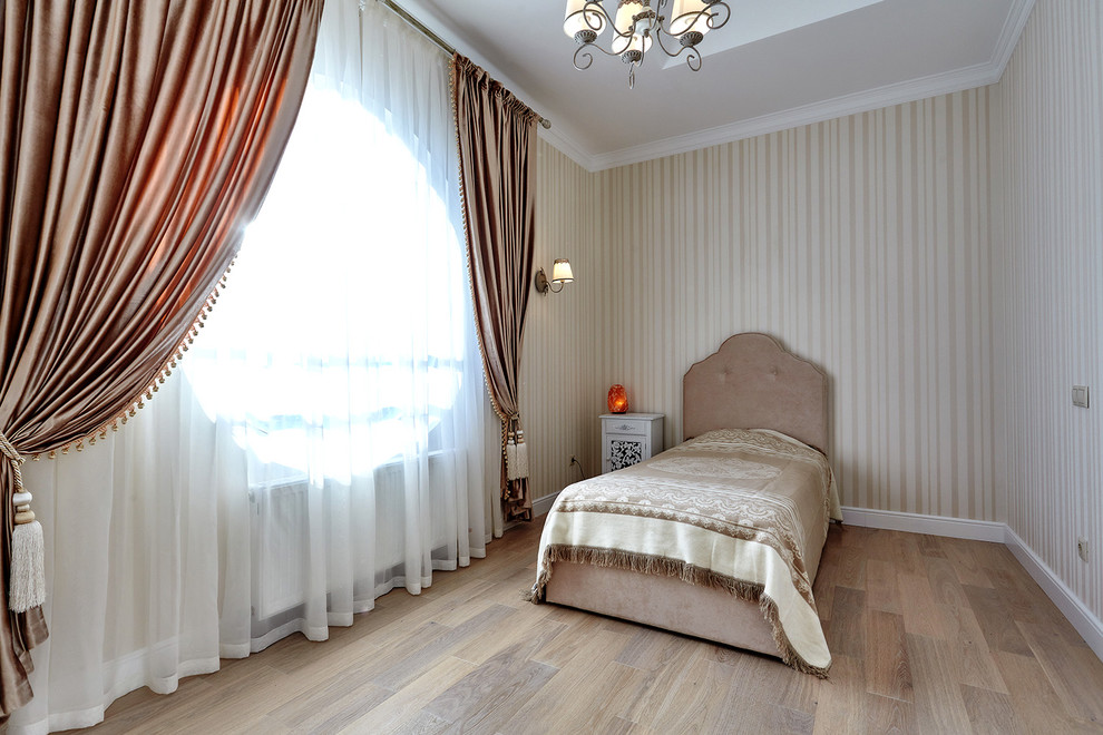 033 Квартира  в высотном доме с выходом на крышу.