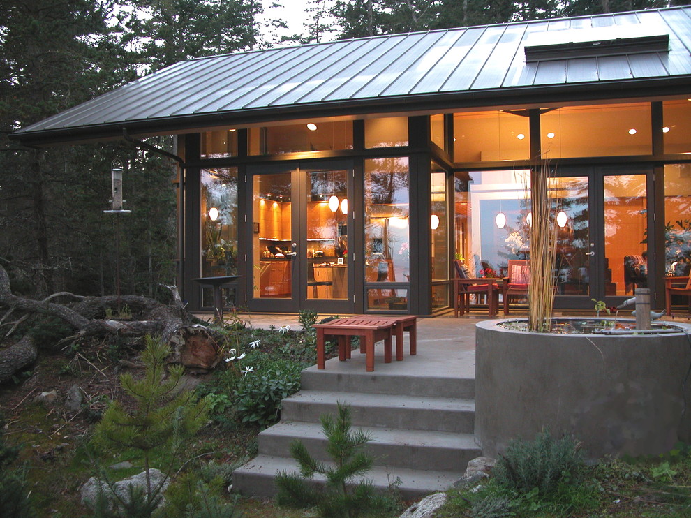 This is an example of a country glass exterior in Seattle.
