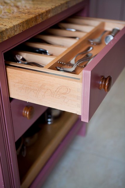 Farmorris traditional-kitchen