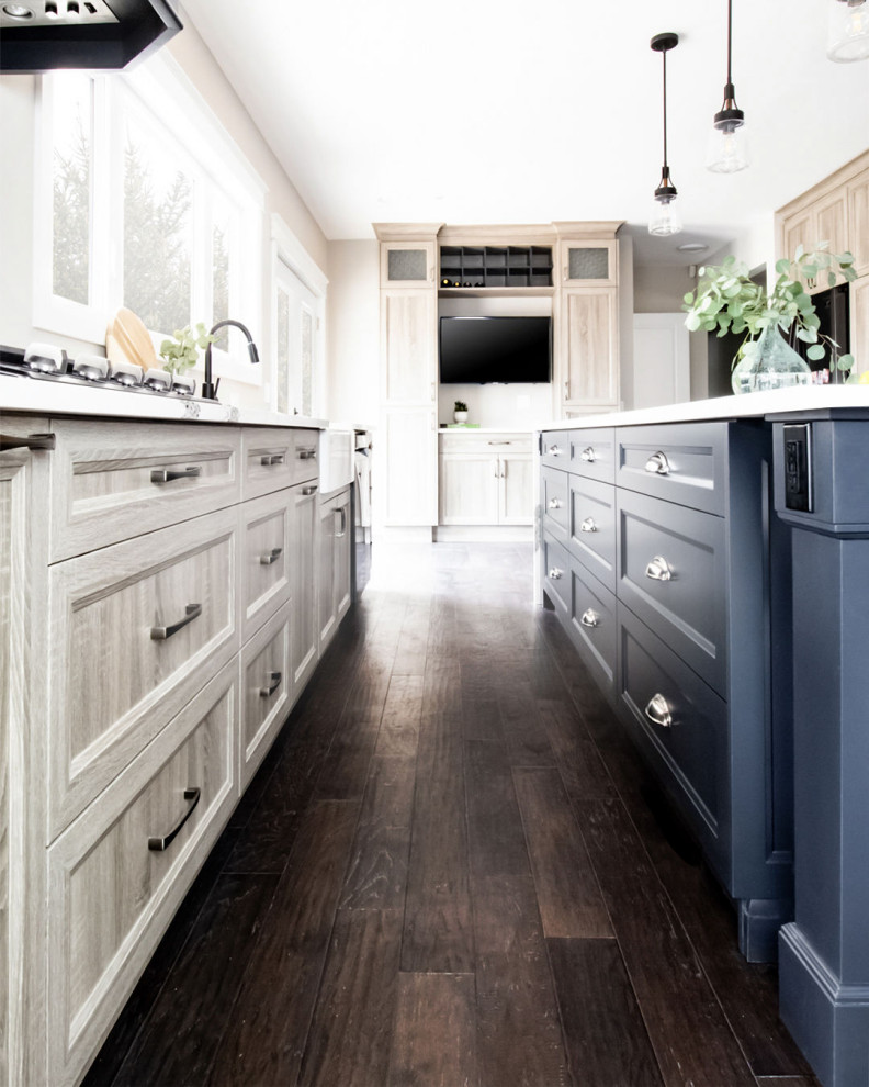 Inspiration for a transitional kitchen remodel in Toronto