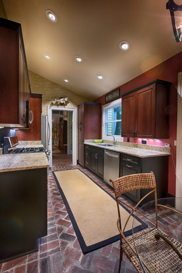 1895 kitchen
