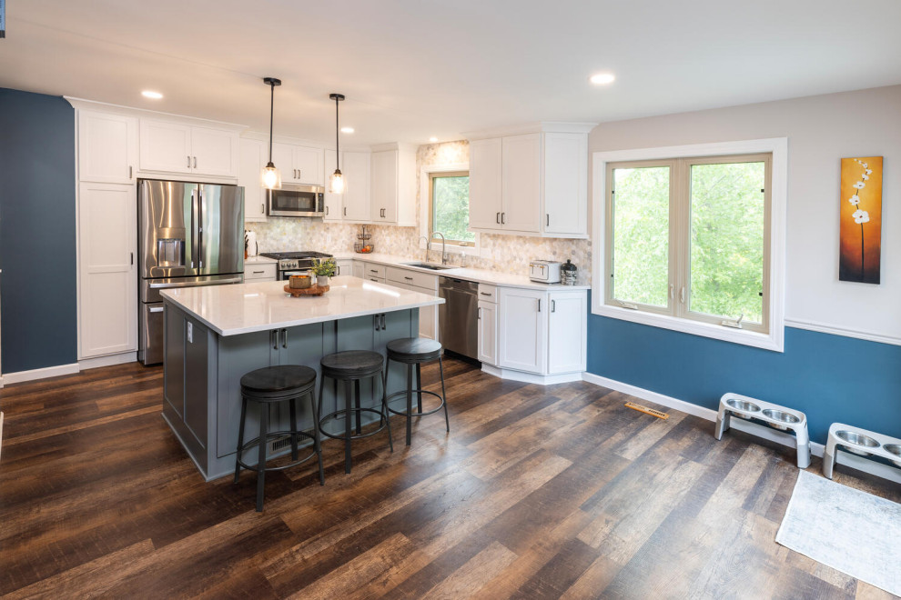 Inspiration for a transitional kitchen remodel in Minneapolis
