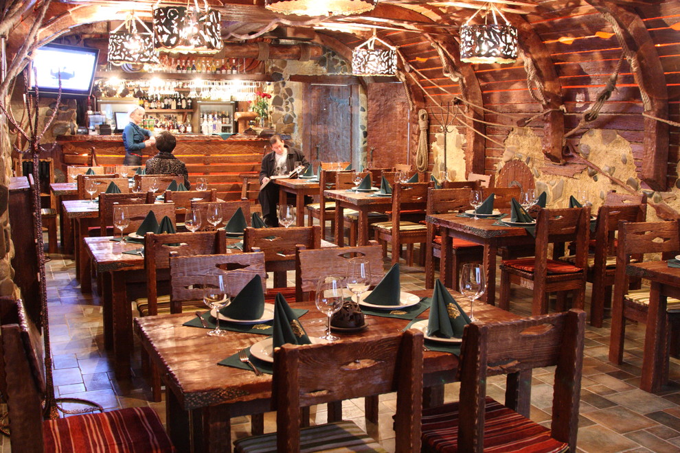 "Драккар", пивной ресторан.