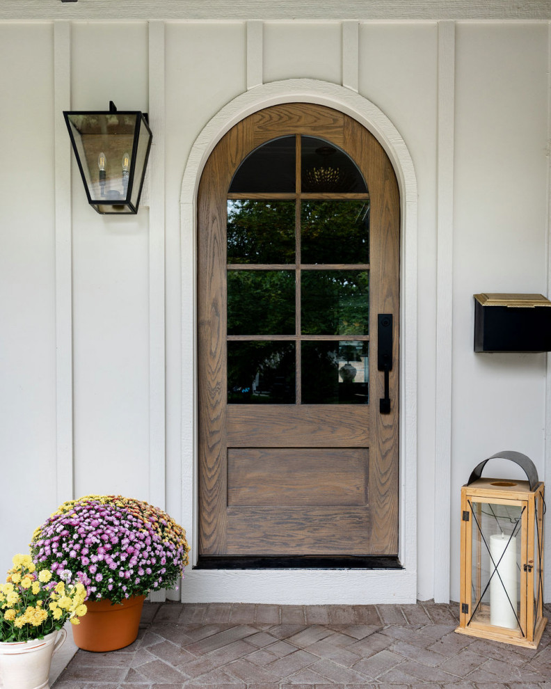 Inspiration for a transitional entryway remodel in Chicago