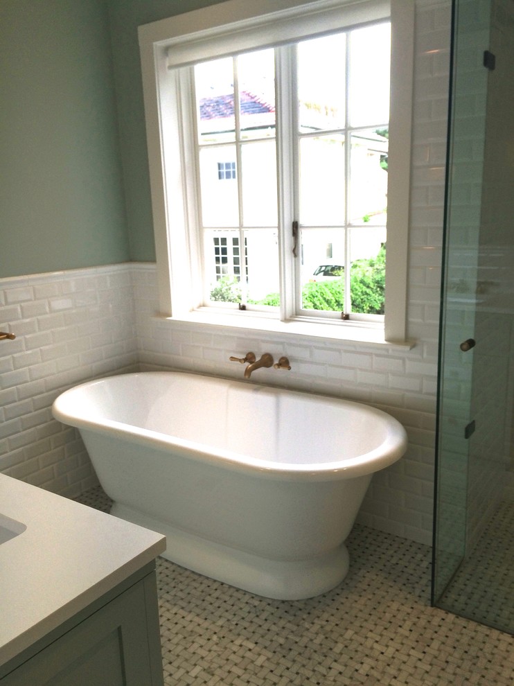 Design ideas for an eclectic bathroom in Sydney.