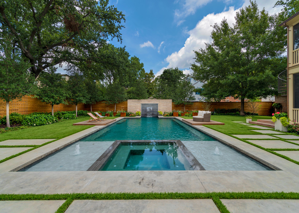 Inspiration for a modern pool remodel in Dallas