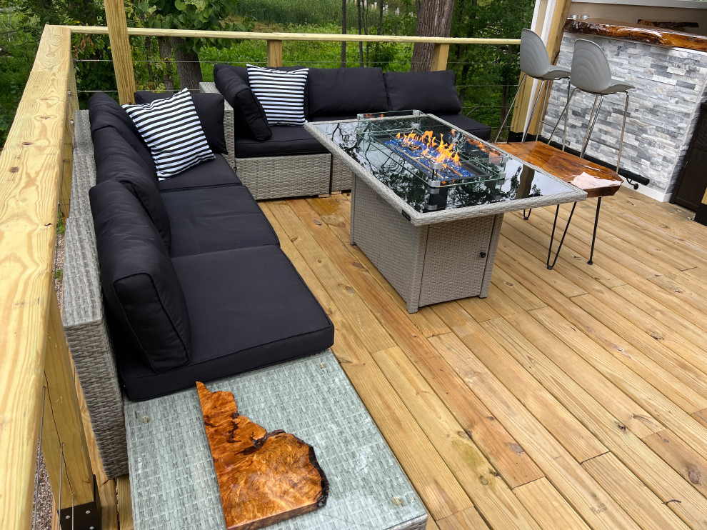 Strobe Island Outdoor Deck with Bar and Kitchen