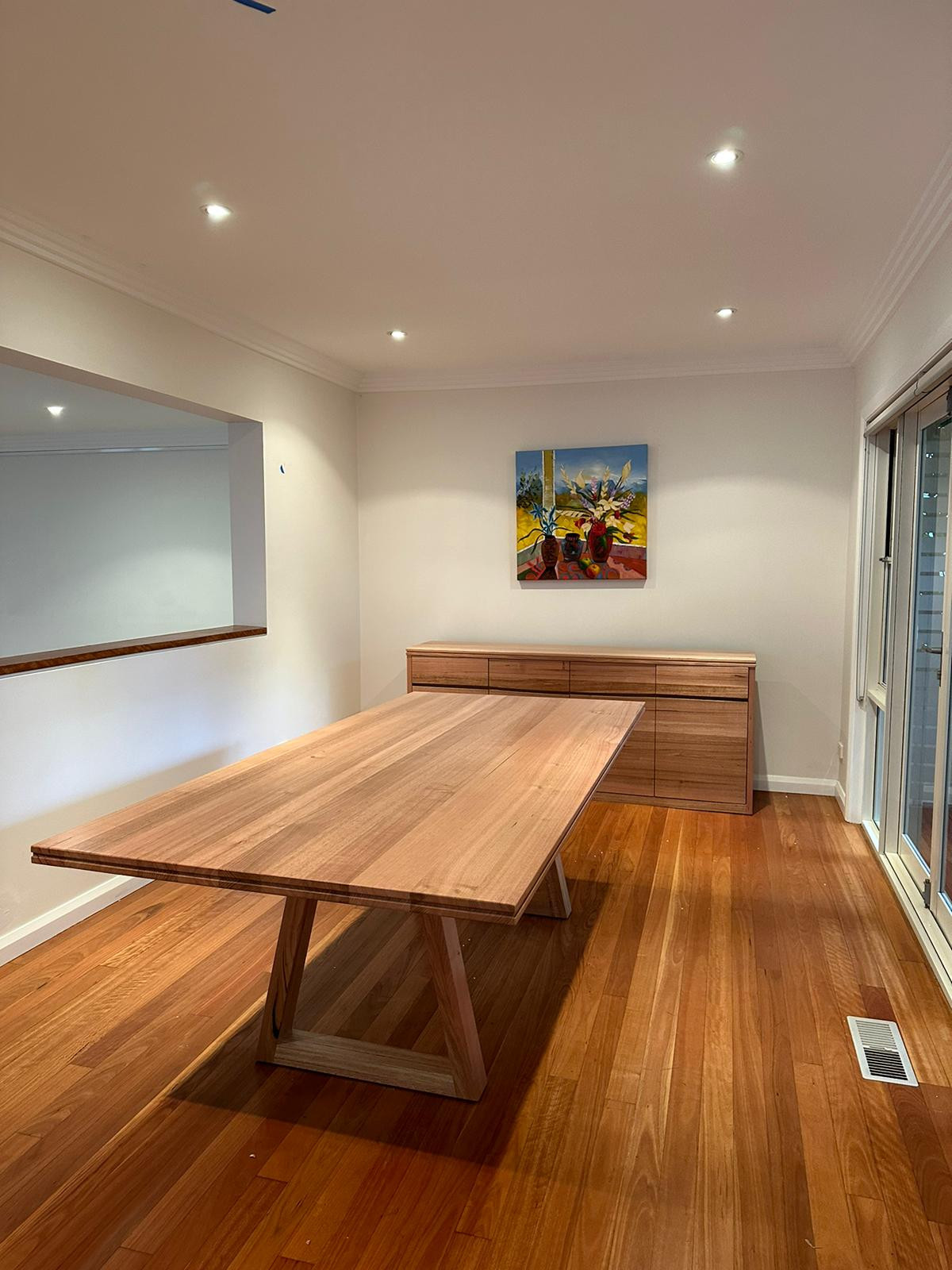 NEW COUNTRY AND NEW HOME FULL Source and stage all furniture and services
