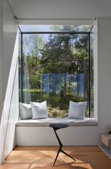 17 Modern Oriel Windows With Wraparound Views