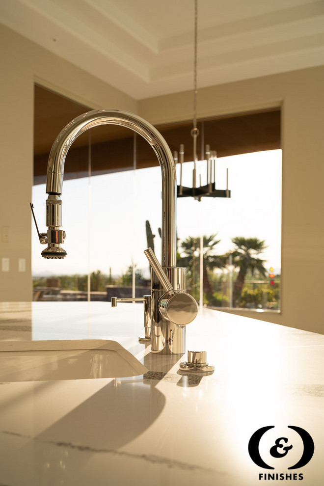 Home design - transitional home design idea in Phoenix