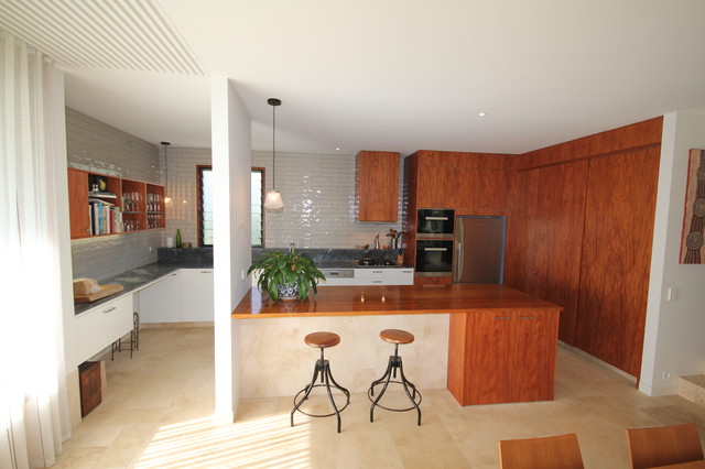 New Farm contemporary-kitchen
