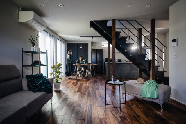 インダストリアルな雰囲気でカッコいいリビング Industriel Salon Autres Perimetres Par 有限会社ワンズホ ム Houzz