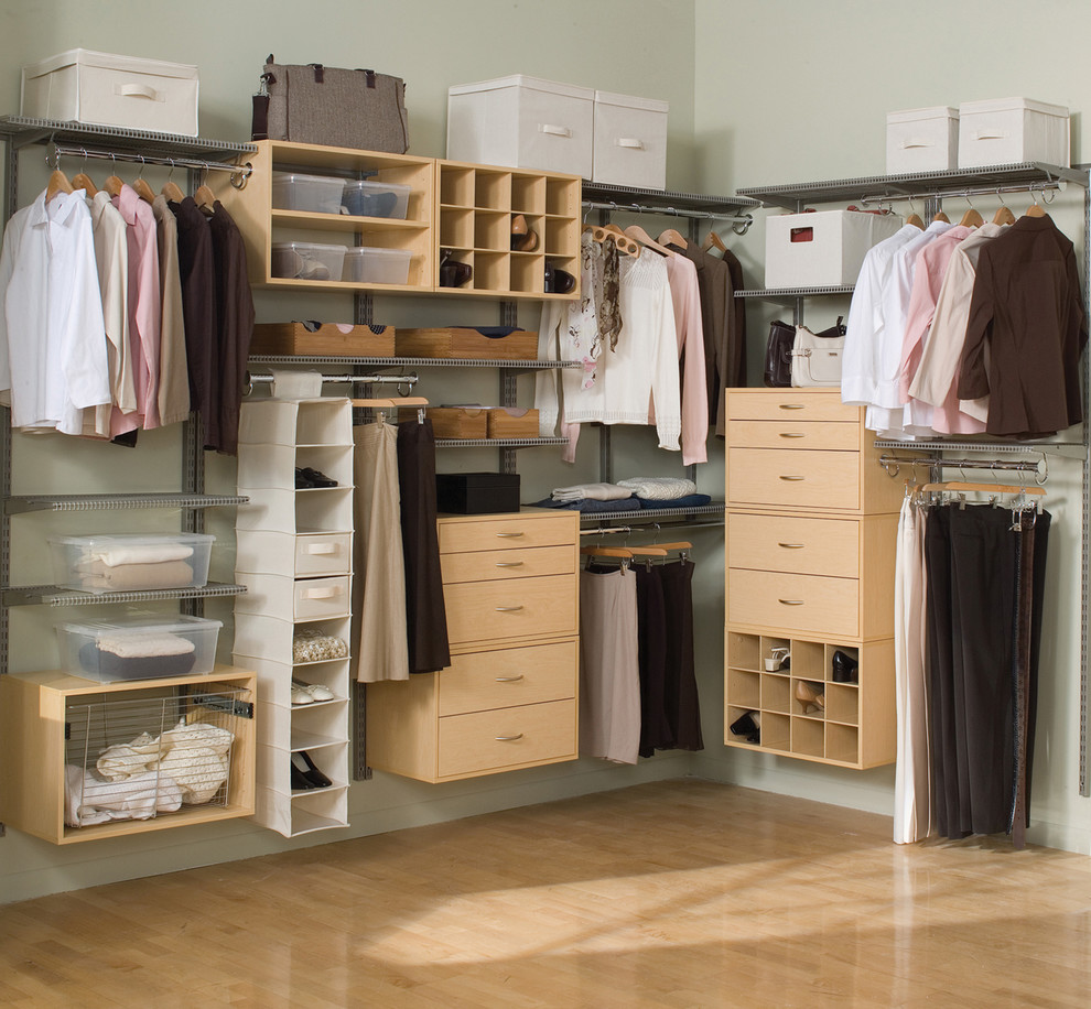 This is an example of a contemporary storage and wardrobe in Cincinnati.