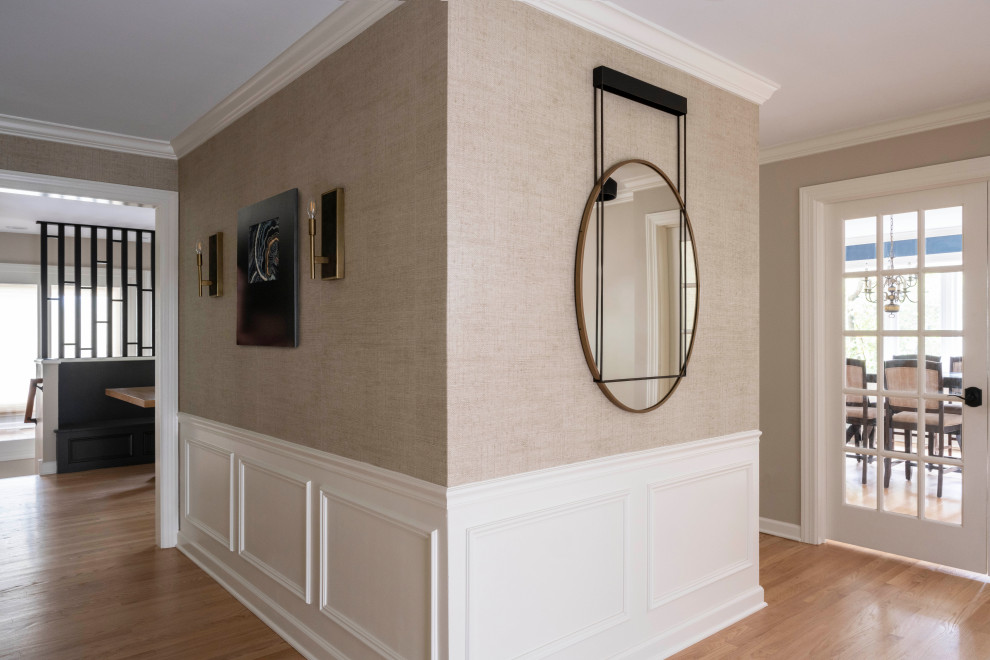 Entryway - transitional entryway idea in Chicago