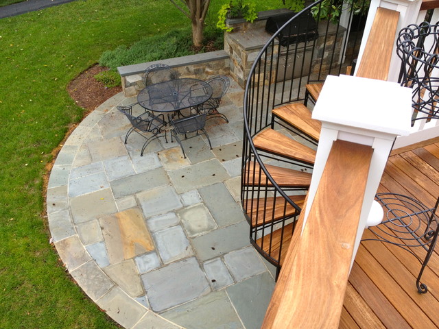 Decks american-traditional-terrace