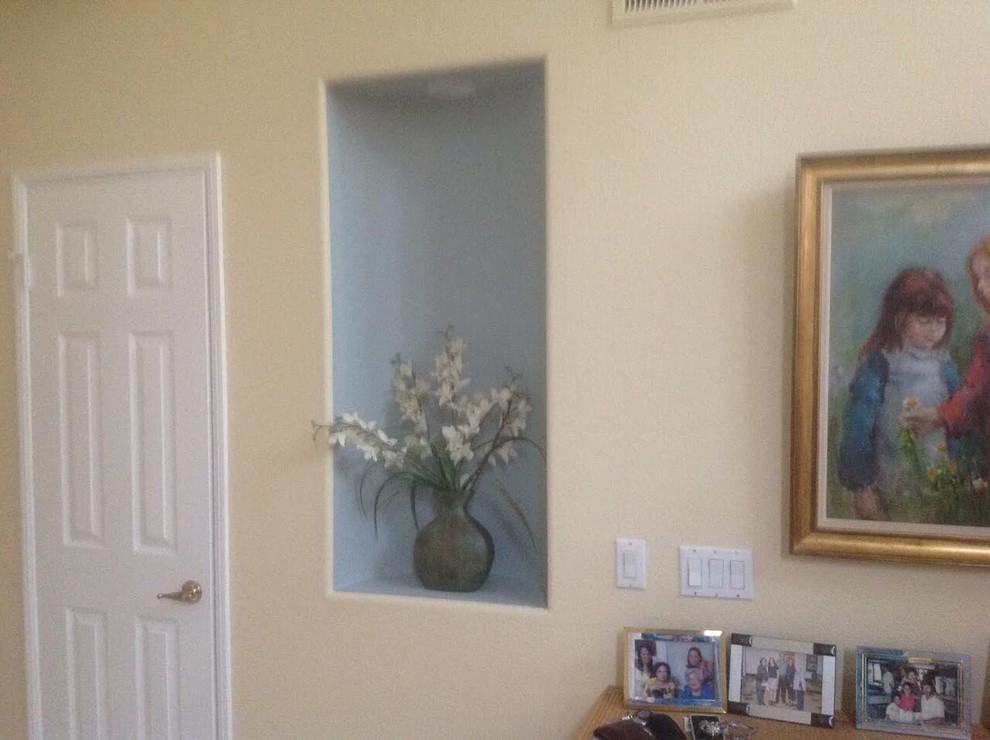 Transitional home design photo in Orange County
