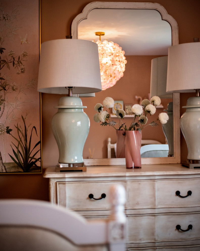 The Hawthorns - Pink Room