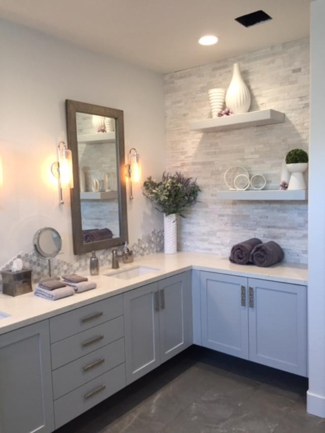 Bathroom - transitional bathroom idea