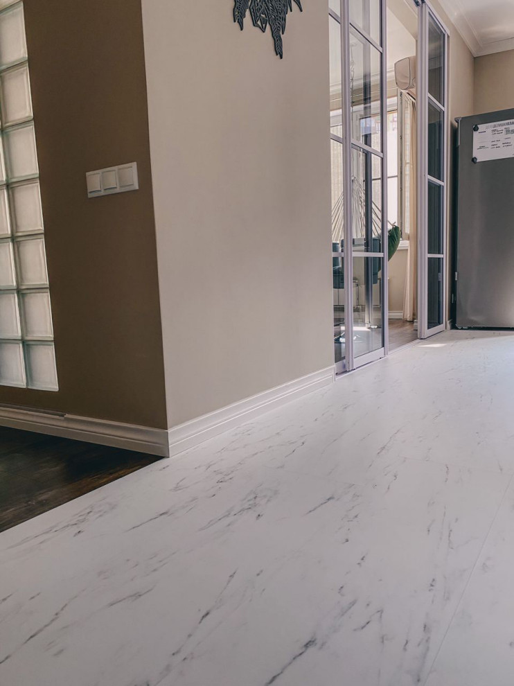 Установка плинтуса и карниза. Жилой квартал «Сколковский»