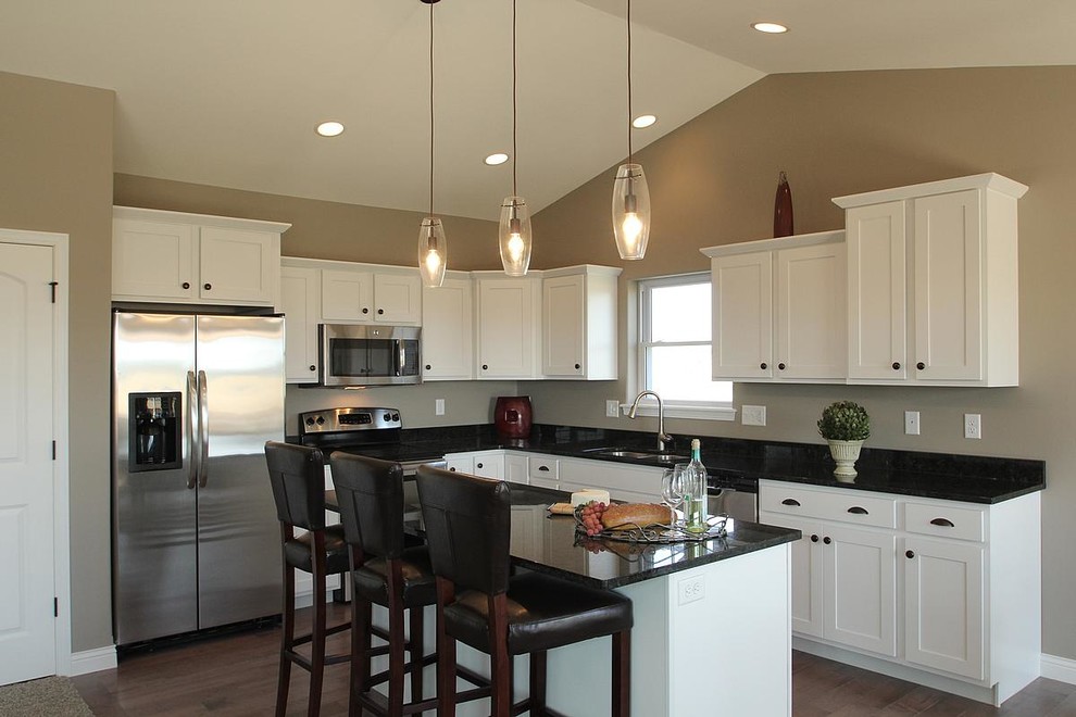 Inspiration for a transitional kitchen remodel in Cedar Rapids